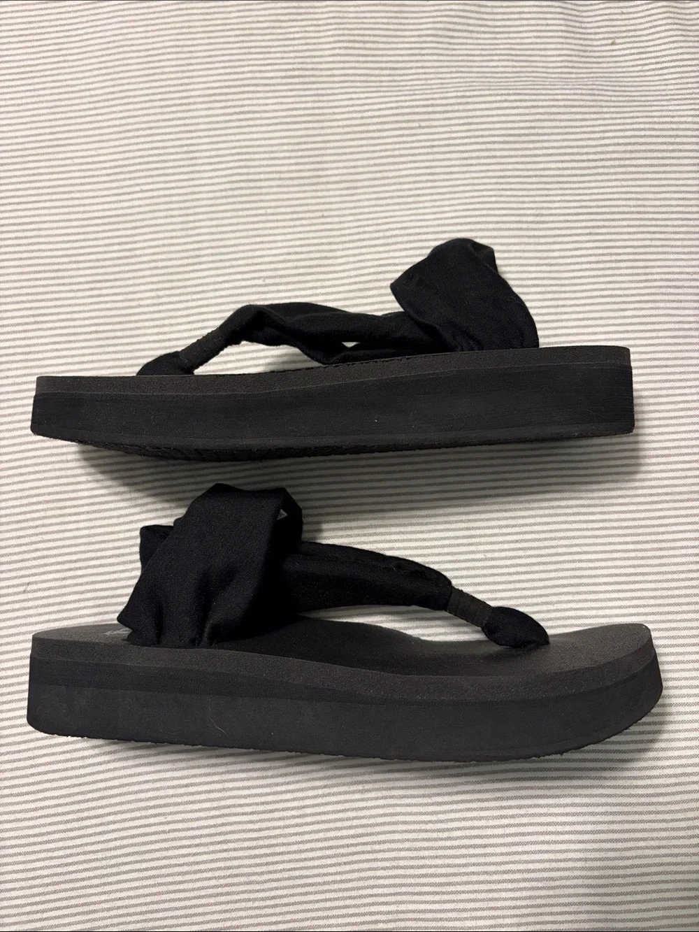 Sanuk Yoga Sling 2 Black Fabric Sandals Size 9 Comfort Platform Flip Flops
